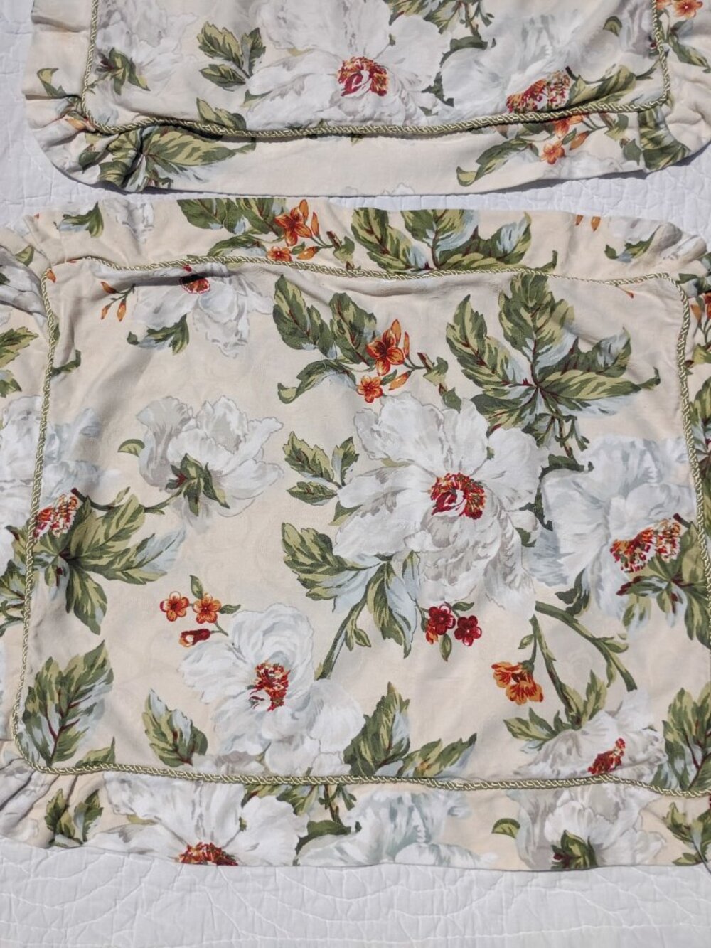 Pair of Vintage Waverly Pillow Shams Standard Size White Magnolia Floral Set - Picture 4 of 14